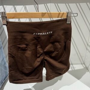ALPHALETE AMPLIFY SHORT 4.5